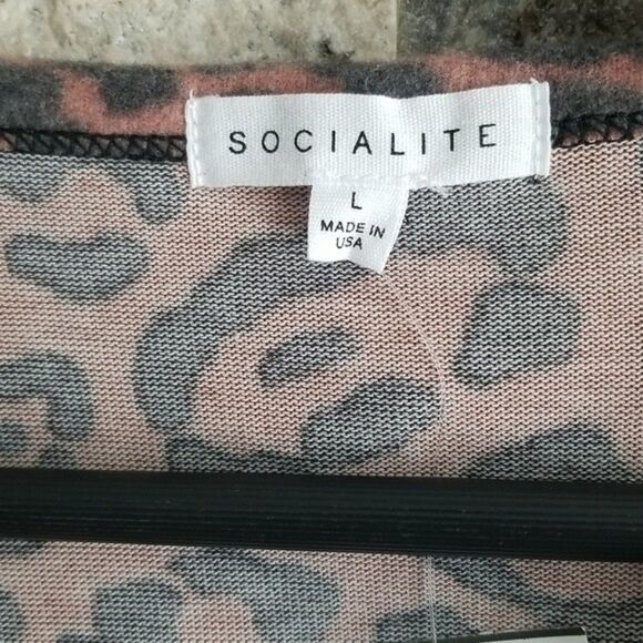 NWT Socialite Split Neck Fleece Long Sleeve Top - Picture 4 of 6